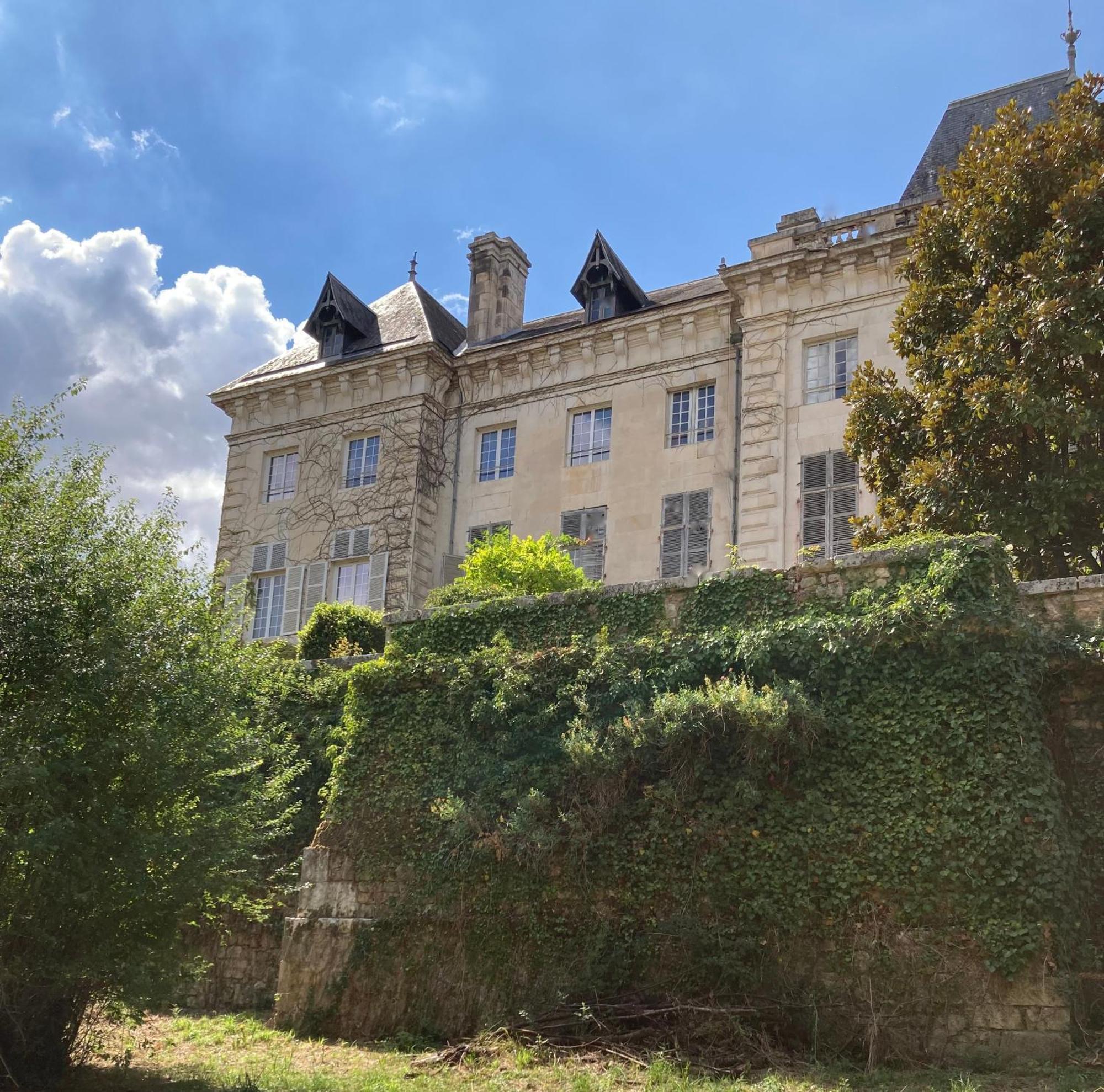 Château de Chasseneuil sur Bonnieure Exterior foto